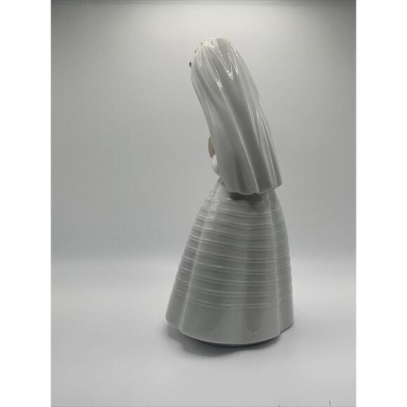 NAO Lladro Figurine, Girl Praying First Communion Beautiful Retired Statue - Picture 4 of 6